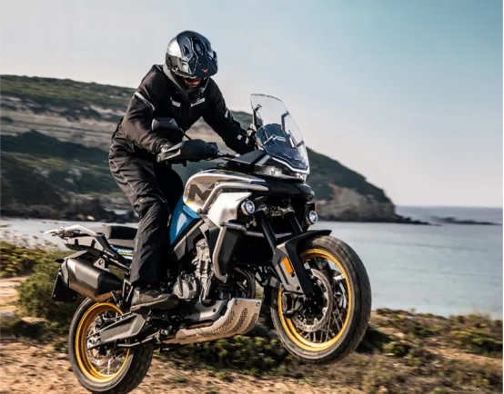 Gdzie jest zapasowy zbiornik paliwa do motocykli?